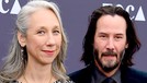 6 Potret Mesra Keanu Reeves dan Kekasih Barunya, Alexandra Grant Keanu Reeves baru saja mengenalkan kekasih barunya bernama Alexandra Grant pada publik, intip potret kemesraan mereka yuk!