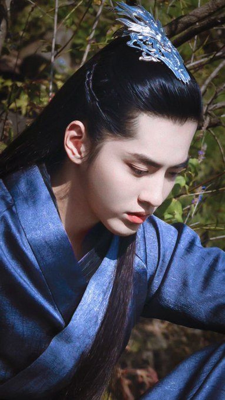 Begini Penampakan Kris Wu Jadi Pangeran yang Dikutuk Kris Wu berulang tahun ke-29 hari ini, Rabu (6/11). Bertepatan dengan ulang tahunnya, ia merilis lagu Eternal Love soundtrack serial The Golden Hairpin.