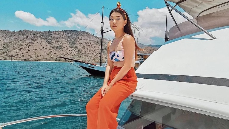 Delapan influencer Indonesia berikut ini dikenal memiliki tubuh sempurna atau body goals. Ada siapa saja?