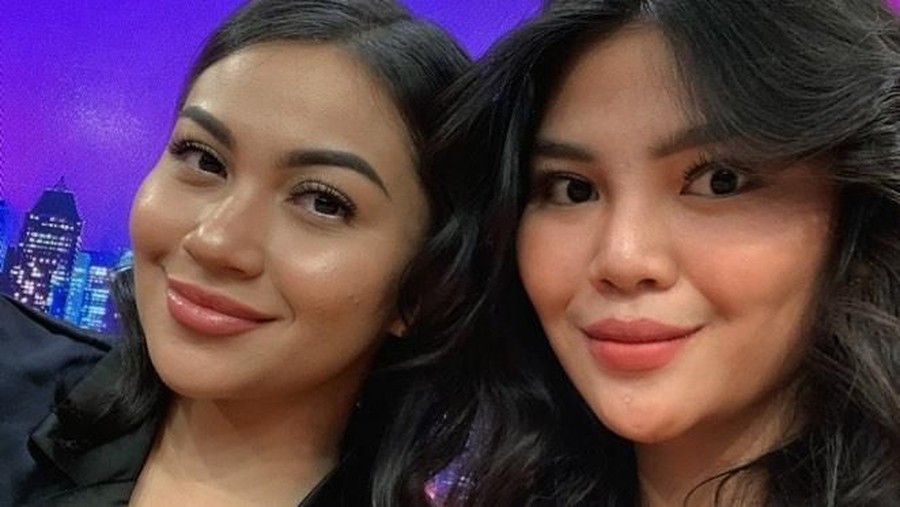 Adu Cantik dengan Ariel Tatum, Rosa Meldianti Dipukul Mundur Netizen Netizen bandingkan kecantikan Ariel Tatum dengan Rosa Meldianti.