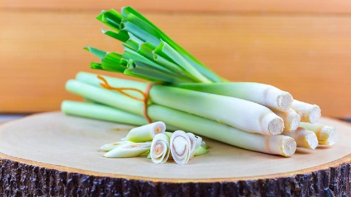 Lemongrass isolated