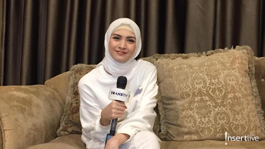 Lima selebriti berikut ini lahir di tanggal 14 Februari yang juga bertepatan dengan Hari Valentine atau Hari Kasih Sayang. Ada siapa saja?