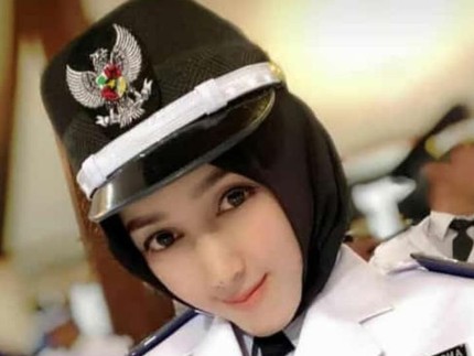 7 Potret Kades Cantik Angely Emitasari Mantan Biduan Dangdut