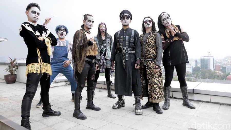 Kuburan Band saat berkunjung ke kantor detikcom.