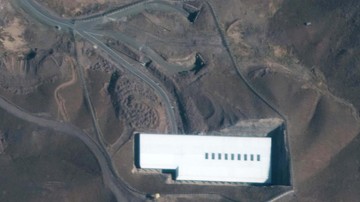 Foto satelit mengungkap Iran sedang membangun fasilitas pengembangan nuklir bawah tanah di Fordo, di tengah meningkatnya ketegangan dengan AS.