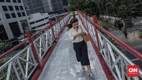 Chatting di Jalan Lebih Berbahaya Dibanding 'Teleponan'