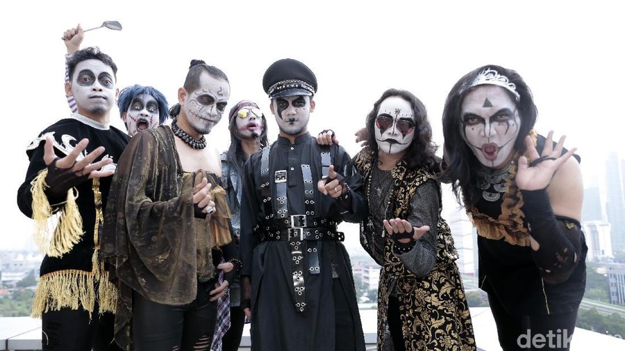 Kuburan Band saat berkunjung ke kantor detikcom&period;