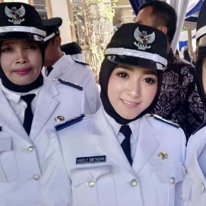 <p>Angely Emitasari sebelumnya adalah seorang penyanyi dangdut dan dikenal dengan nama panggung Angel Emitasari. (Foto: Istimewa)</p>
