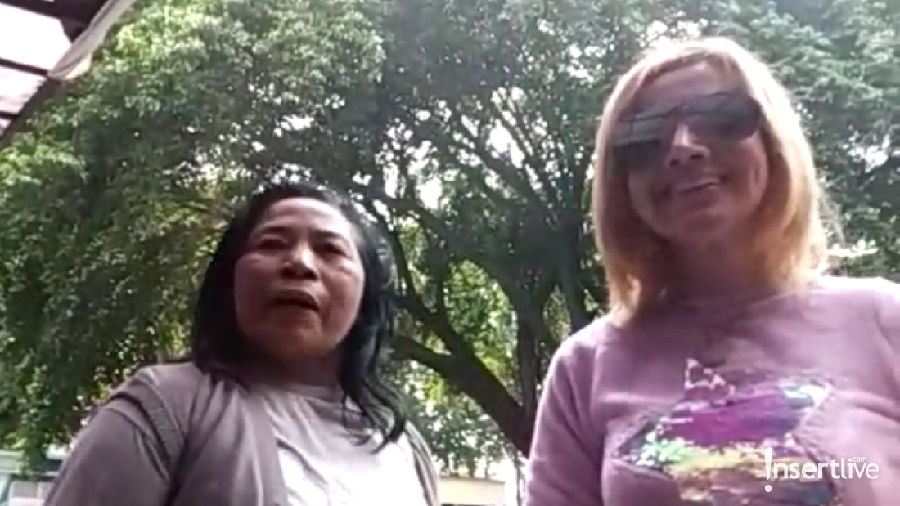 Ibu mertua tak pedulikan gosip soal Barbie Kumalasari dekat dengan pria lain. Ia tetap percaya kepada menantunya itu.