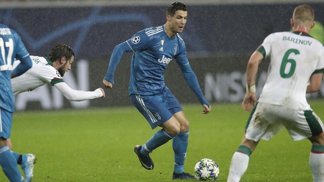 Lionel Messi dan Cristiano Ronaldo masih tumpul di Liga Champions 2019/2020, masing-masing baru mencetak satu gol.