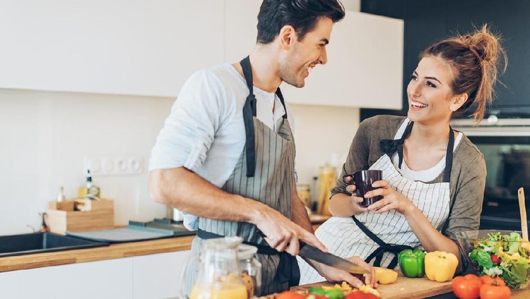 Mencegah kehamilan bisa dilakukan secara aman, salah satunya dengan mengatur pola makan. Coba simak daftar makanan yang bisa mencegah kehamilan berikut ya!