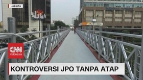 VIDEO: Sejumlah Warga Keluhkan JPO Tanpa Atap