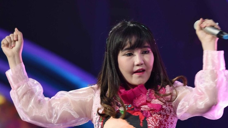 Tak Hanya Via Vallen, Deretan Artis Kaya Ini Dahulu Hidup Miskin Sebelum sukses seperti saat ini, deretan artis ini pernah hidup susah seperti Via Vallen.