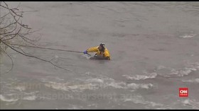 VIDEO: Seorang Pria Terseret Arus Air Terjun Niagara