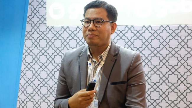Pengguna Gopay kini bisa membayar zakat, infak, dan sedekah lebih mudah lewat fitur GoBills yang tersedia di aplikasi Gojek.