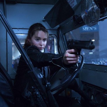 Bioskop Trans TV Hari Ini, Aksi Emilia Clarke Lawan Pasukan Robot