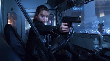 img-title Bioskop Trans TV Hari Ini, Aksi Emilia Clarke Lawan Pasukan Robot