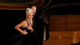 Lady Gaga Jawab Rumor Asmara dengan Bradley Cooper