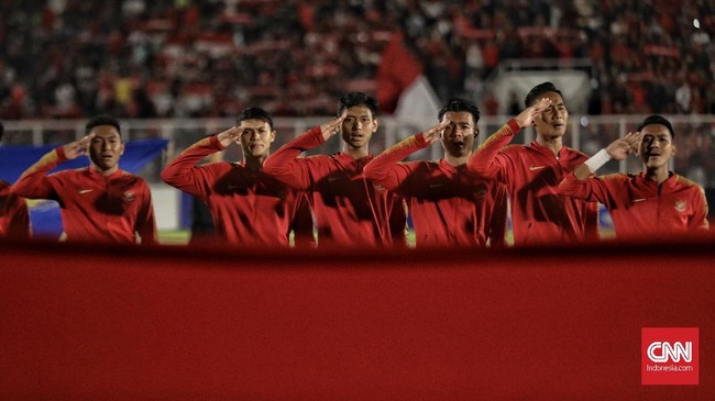 Diketahui ada suporter Indonesia yang memilih boikot dengan tidak datang langsung ke stadion, kendati begitu ada suporter lainnya yang tetap loyal.