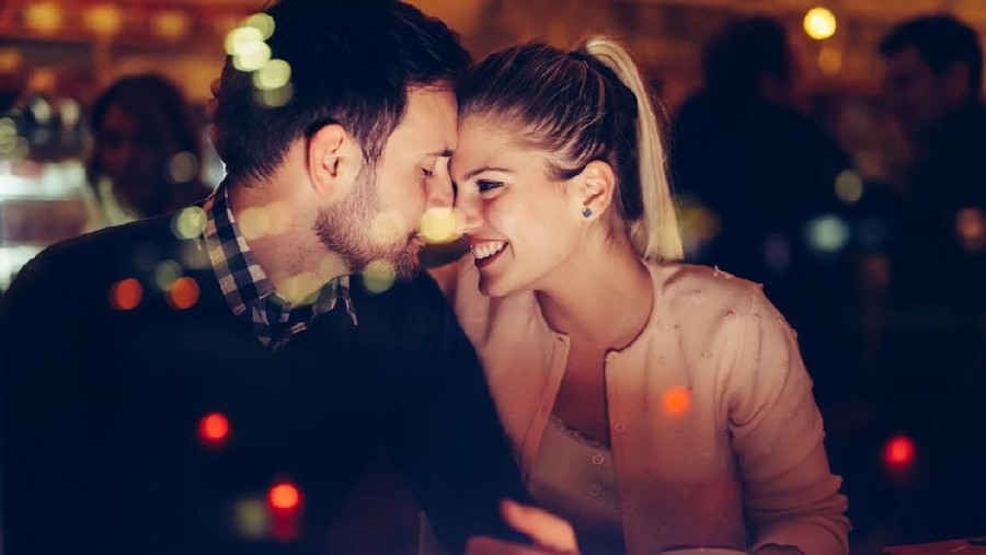 5 Ucapan Selamat Ulang Tahun Pernikahan Paling Romantis untuk Suami