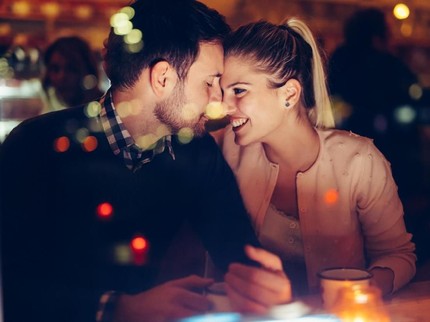 5 Ucapan Selamat Ulang Tahun Pernikahan Paling Romantis untuk Suami