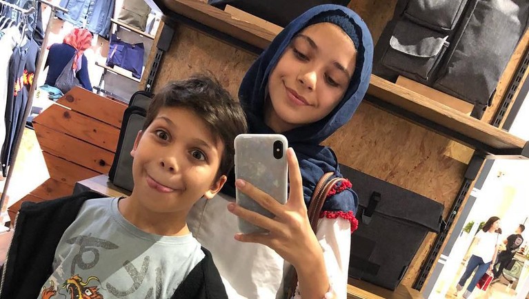 6 Potret Cantik Isabel, Anak Ayu Azhari yang Jarang Terekspos Putri dari pasangan Ayu Azhari dan Mike Tramp, Isabel Azhari, kini menjelma menjadi perempuan cantik yang dewasa. Seperti apa potret terbaru Isabel Azhari?