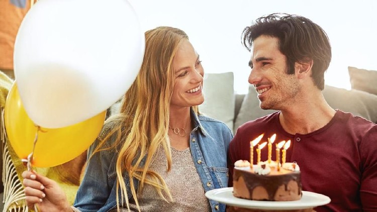 Mengucapkan selamat ulang tahun enggak perlu panjang lebar, Bun. Cukup 3 kalimat yang penuh makna.