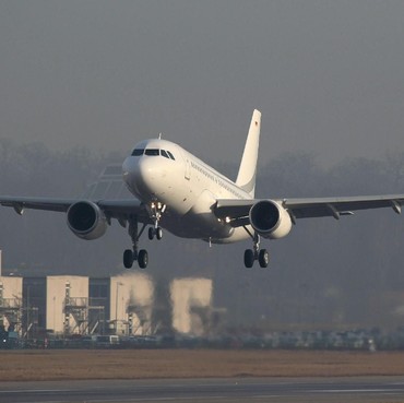 Wow Uji Coba Pesawat Terbang Pakai Bahan Bakar Minyak Goreng Berhasil