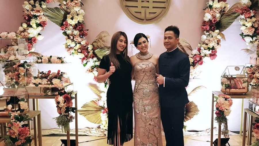 Menikah, Istri Tajir Delon Cantik Luar Biasa Berbalut Gaun Pengantin