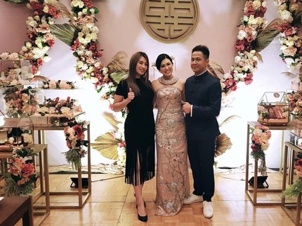 Menikah, Istri Tajir Delon Cantik Luar Biasa Berbalut Gaun Pengantin