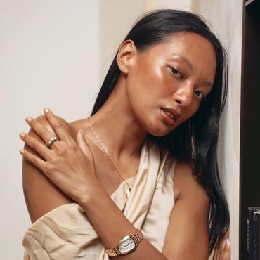 Totalitas, Asmara Abigail Rela Dicengkeram Sujiwo Tejo hingga Memar