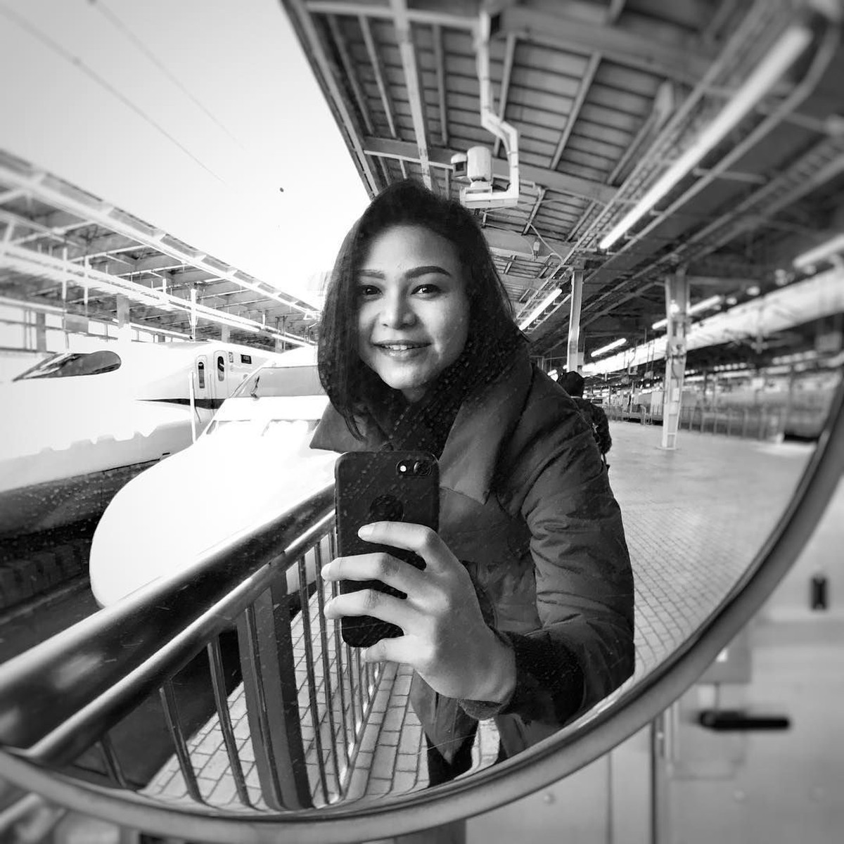 Adik Yuni Shara dan Krisdayanti&comma; Kartika Sary&comma; memang jarang terekspos&period; Meski begitu mereka sering menampilkan kekompakannya di Instagram&period;