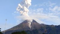 gunung merapi meletus