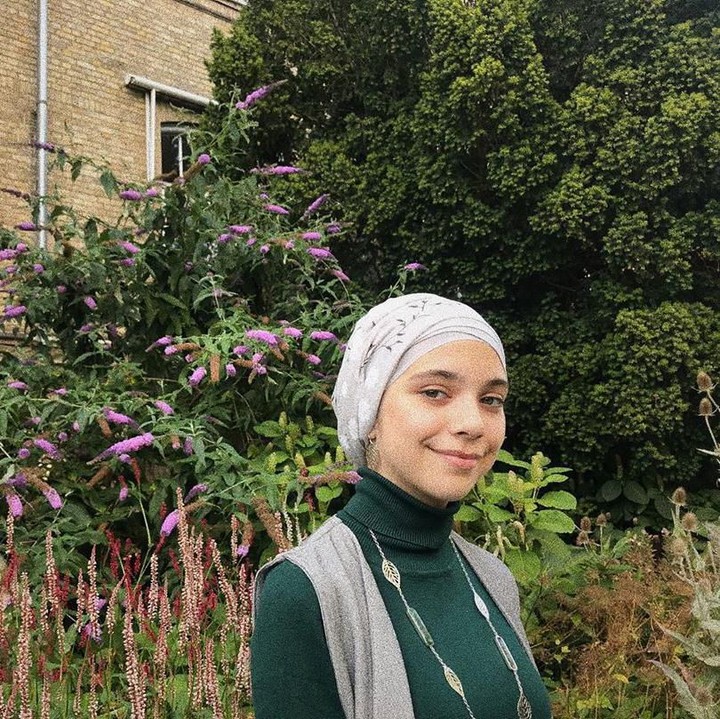 <p>Hijab model turban menjadi gaya andalan Isabel dalam berhijab. (Foto: Instagram @isabel.azhari)</p>