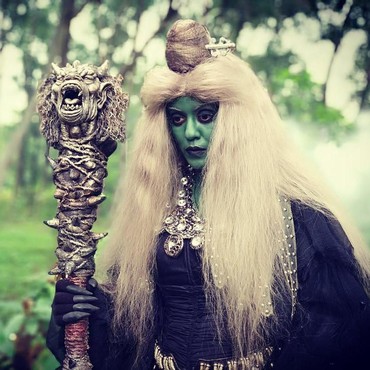 Pemeran Mak Lampir Cantik Akhirnya Resmi Menikah