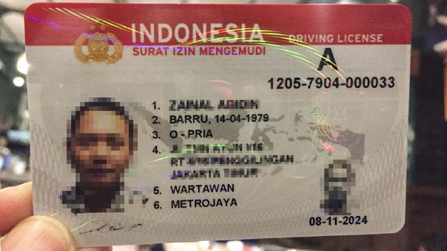 Masyarakat wajib belajar mengemudi di sekolah mengemudi yang telah disertifikasi untuk mendapatkan SIM,