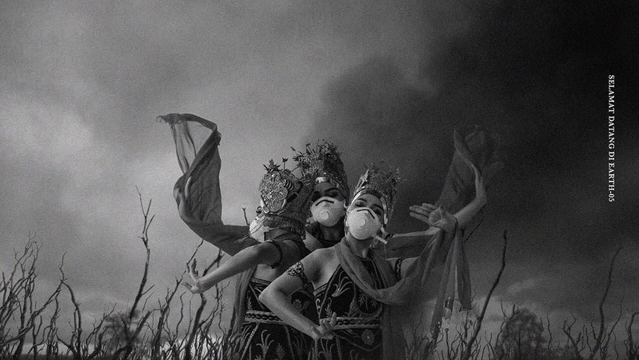 Ulasan mengenai lirik lagu .Feast yang berjudul Tarian Penghancur Raya.