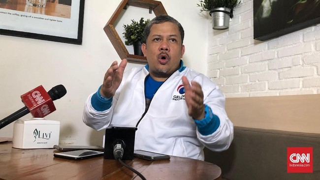 Politikus Partai Gelora Fahri Hamzah menyebut pimpinan di PKS memiliki kekuasaan absolut dan enggan disalahkan dalam masalah kader.