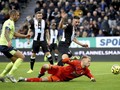 Liga Inggris Krisis, Seperti Istana Pasir Disapu Ombak Corona