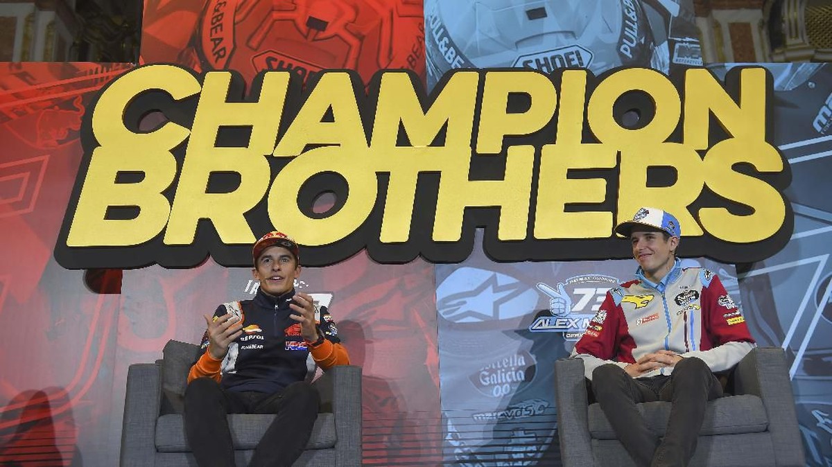 FOTO: Marquez Bersaudara Pesta Gelar MotoGP di Cervera