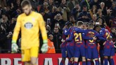 FOTO: Hattrick Messi dan Pesta Gol Tendangan Bebas Barcelona meraih kemenangan 4-1 atas Celta Vigo pada laga yang diwarnai hattrick Lionel Messi dan tiga gol tendangan bebas di Camp Nou, Sabtu (9/11).