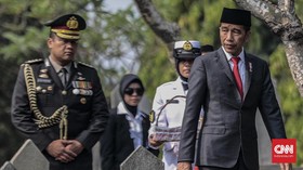 Jokowi Upacara Ziarah Nasional Hari Pahlawan Terakhir di TMP Kalibata