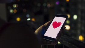 Tips Jomblo Cari Pacar lewat Aplikasi Kencan Online