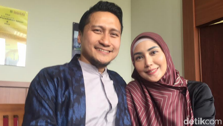 Arie Untung dan Fenita s