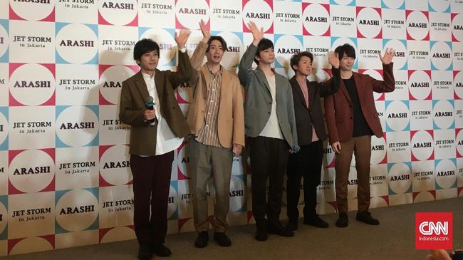 Setelah 20 tahun malang melintang di industri hiburan, boyband Jepang, Arashi, akhirnya memiliki akun media sosial yang dipersembahkan untuk para penggemar.