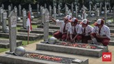 FOTO: Mengenang Jasa Para Pejuang di Hari Pahlawan Indonesia memperingati perjuangan para pejuang di Hari Pahlawan 10 November dan merayakannya dengan beragam seremoni.