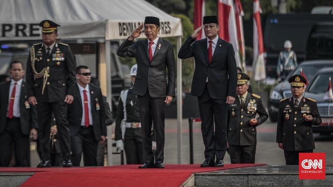 Upacara memperingati Hari Pahlawan yang dipimpin Presiden Joko Widodo diawali dengan penghormatan kepada para pahlawan.