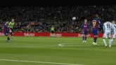 FOTO: Hattrick Messi dan Pesta Gol Tendangan Bebas Barcelona meraih kemenangan 4-1 atas Celta Vigo pada laga yang diwarnai hattrick Lionel Messi dan tiga gol tendangan bebas di Camp Nou, Sabtu (9/11).