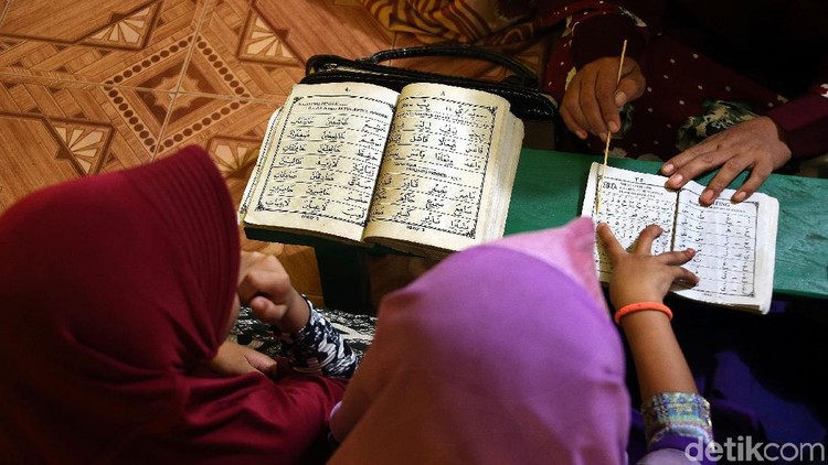 Agar anak rajin mengaji, bisa dibujuk dengan kata cinta berikut ini, Bunda.