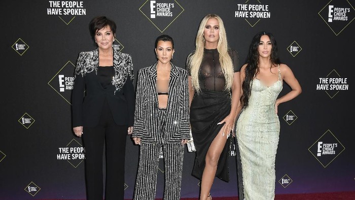 Deretan Gaya Keluarga Kardashian-Jenner yang Dianggap Nyentrik dan Provoaktif Deretan Gaya Keluarga Kardashian-Jenner yang Dianggap Nyentrik dan Provoaktif